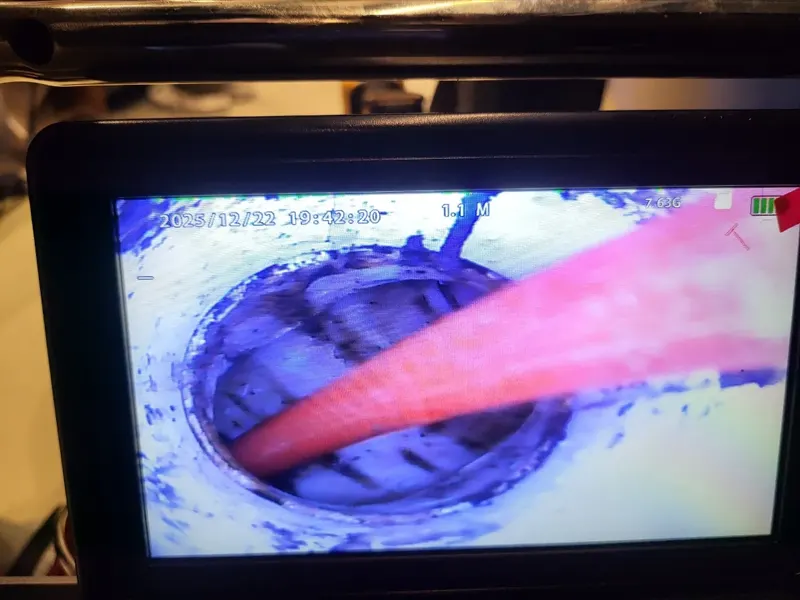 마산회원구 스프링 장비가 관 안으로 들어간 내시경 화면